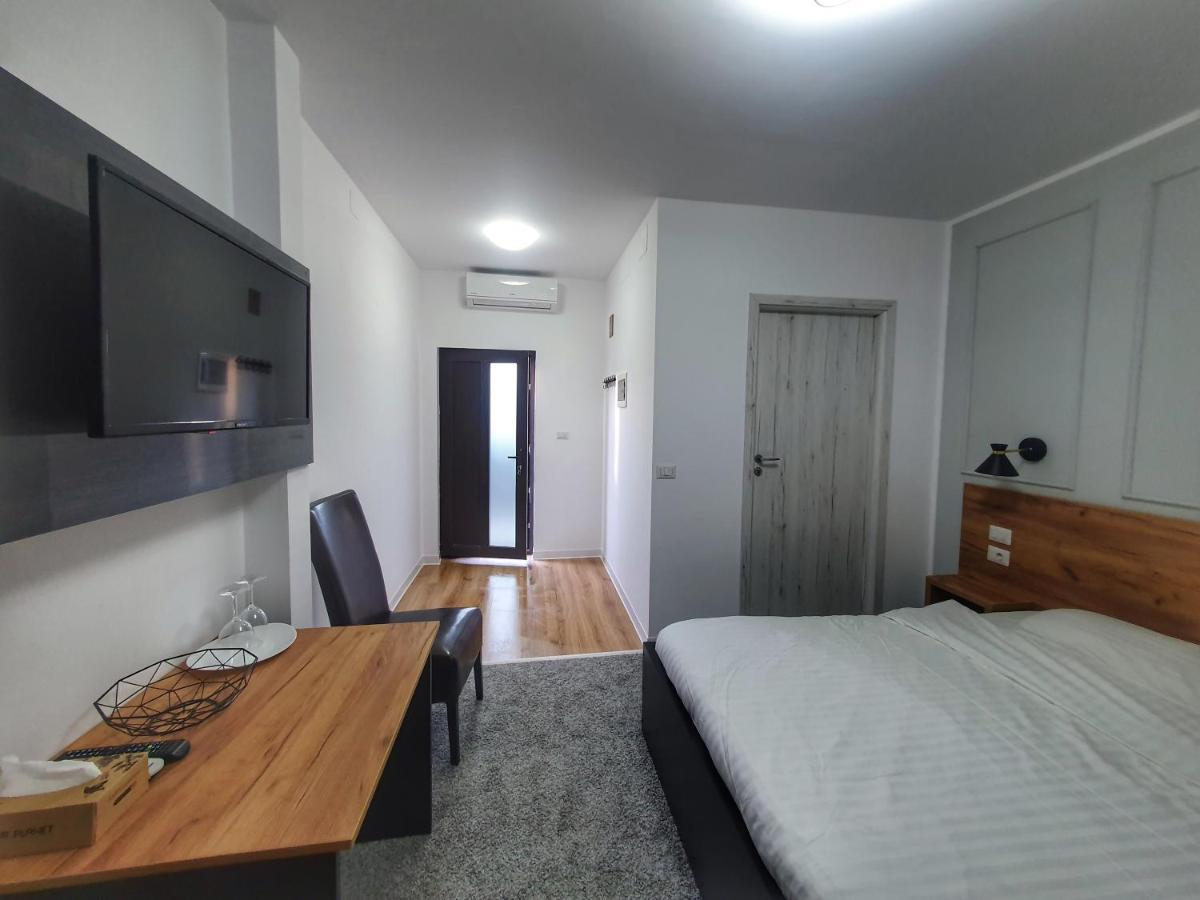 Vily Luxury Rooms Focsani Luaran gambar