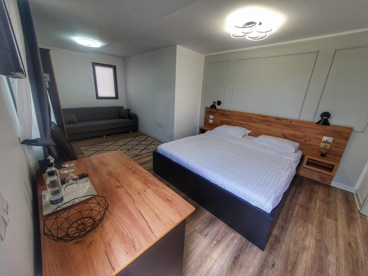 Vily Luxury Rooms Focsani Luaran gambar