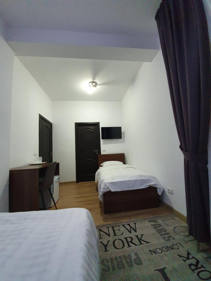 Vily Luxury Rooms Focsani Luaran gambar