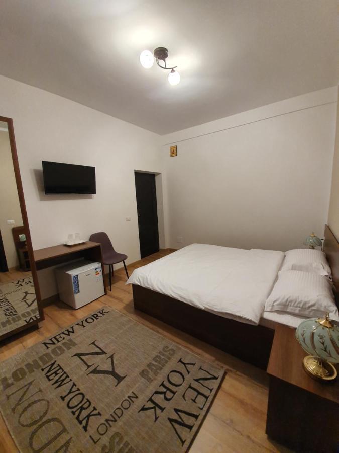 Vily Luxury Rooms Focsani Luaran gambar